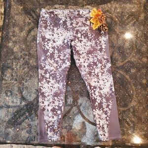 UNDER ARMOUR Women's Compression Capri Leffings Size XL